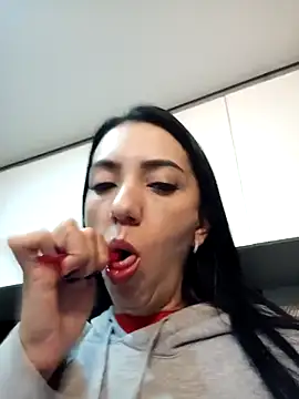 LunaZambrano online show from February 2025 01:50:02 PM