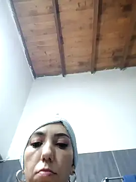 LunaZambrano online show from November 2025 02:09:01 AM