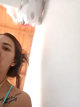 LunaZambrano online show from November 2025 06:14:01 PM