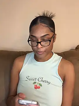 CandyLuxxxx online show from December 2024 08:05:02 PM