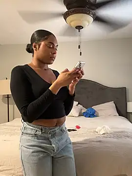 CandyLuxxxx online show from February 2025 09:03:02 PM