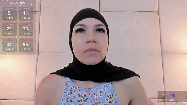 aisha vs online show from December 2024 12:09:02 PM