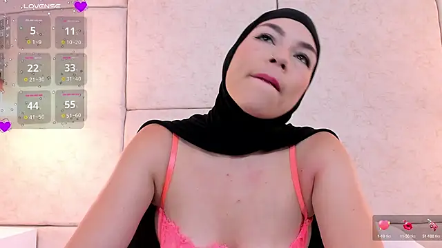 aisha vs online show from March 2025 03:47:02 PM