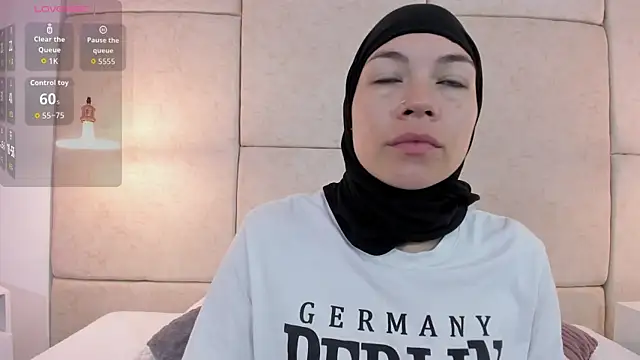 aisha vs online show from February 2026 12:41:02 PM