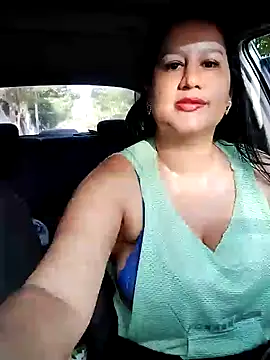 Snapshot of keilymadam chatting on December 2024 12:27:01 PM keilymadam online show from December 2024 12:27:01 PM