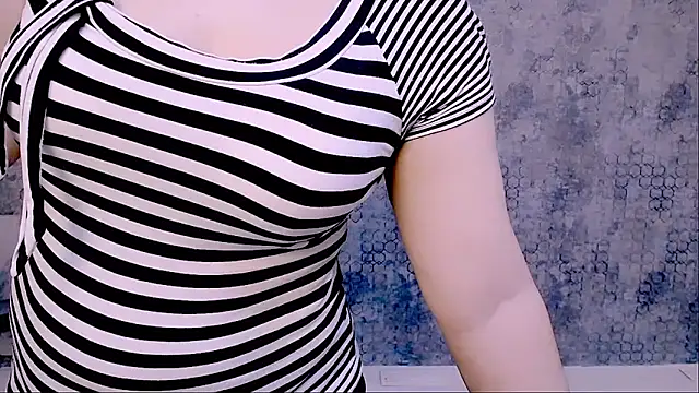 Djullia online show from February 2025 09:19:01 AM