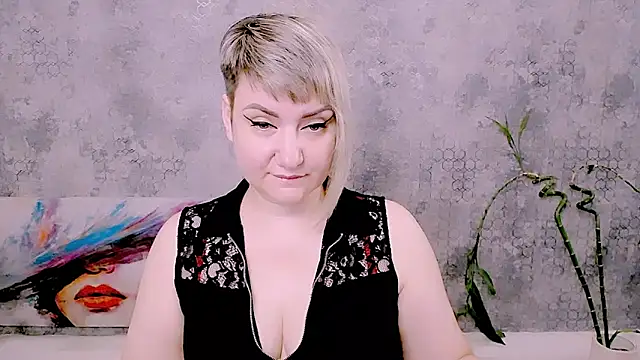 Snapshot of Djullia chatting on July 2026 06:08:02 AM Djullia online show from July 2026 06:08:02 AM