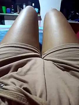 annie-19 online show from February 2025 08:00:01 PM