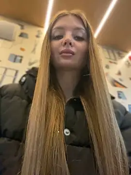 KrisMagnoly online show from October 2025 04:46:01 PM