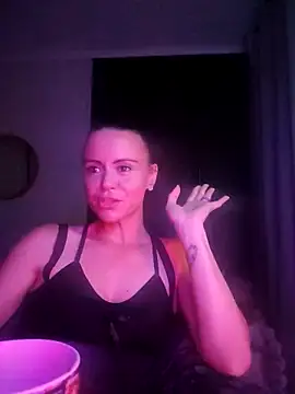 MrsBunnyBum online show from April 2026 05:51:01 PM