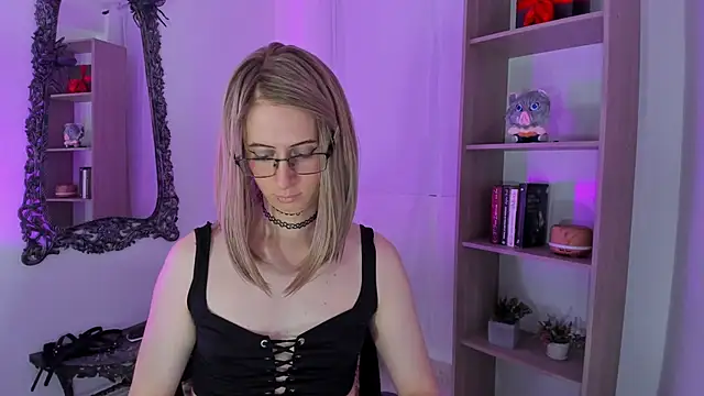 KimberlyJohnsoon online show from November 2025 03:56:02 PM