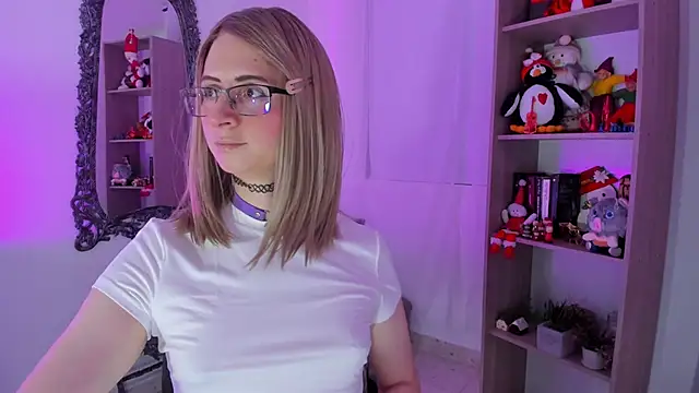 Snapshot of KimberlyJohnsoon chatting on December 2025 03:21:01 PM KimberlyJohnsoon online show from December 2025 03:21:01 PM