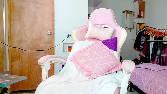 the queen aleja online show from March 2026 02:06:02 PM