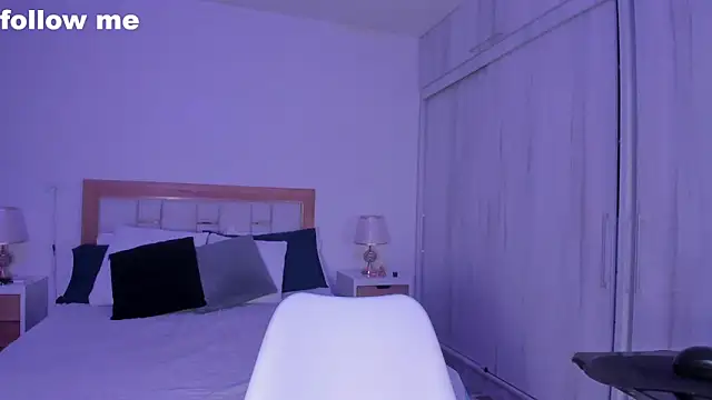 mia hank online show from February 2025 11:43:01 AM