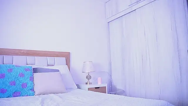 mia hank online show from November 2025 11:44:01 AM