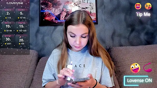 CassieMils online show from October 2025 06:02:02 AM