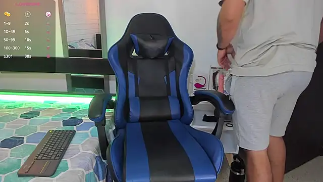 DaviidEvans  online show from October 2025 01:20:01 PM