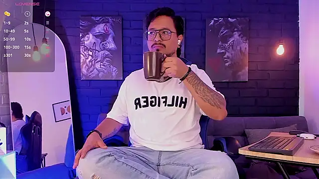 DaviidEvans  online show from February 2026 01:49:02 PM