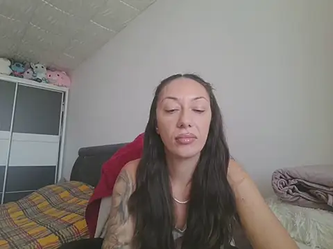 MeliEva online show from October 2025 10:49:01 AM