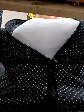   valentina18 online show from February 2025 04:16:01 PM