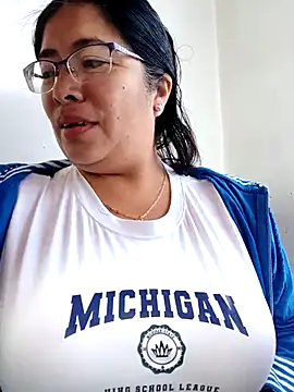   valentina18 online show from February 2025 01:11:01 PM