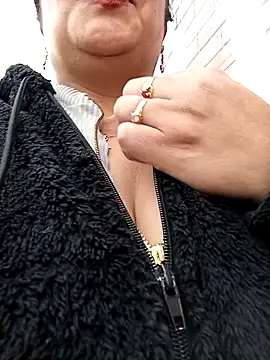   valentina18 online show from March 2025 04:42:02 PM