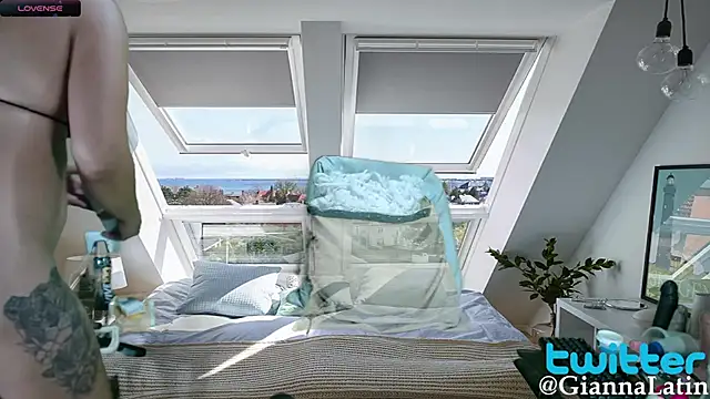 Gianna latin online show from February 2025 08:03:01 PM