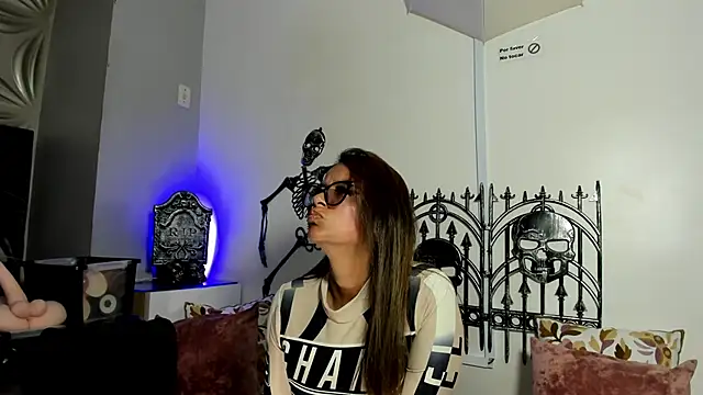 beauti wild25 online show from October 2025 07:11:02 PM