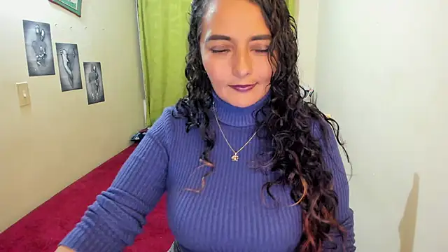 emma luxy online show from December 2024 06:03:02 AM