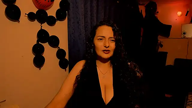 emma luxy online show from October 2025 12:33:01 AM