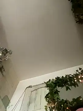 Tomthelong online show from October 2025 05:54:01 PM