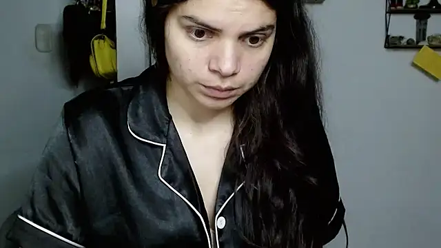 Snapshot of Nikkykora15 chatting on February 2025 03:27:01 AM Nikkykora15 online show from February 2025 03:27:01 AM