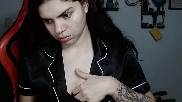 Snapshot of Nikkykora15 chatting on February 2025 01:09:02 AM Nikkykora15 online show from February 2025 01:09:02 AM