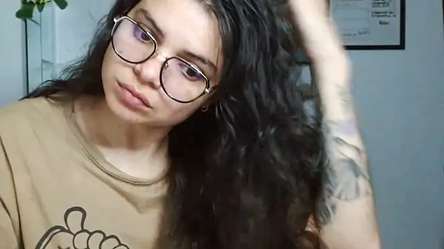 Snapshot of Nikkykora15 chatting on September 2025 01:16:02 AM Nikkykora15 online show from September 2025 01:16:02 AM