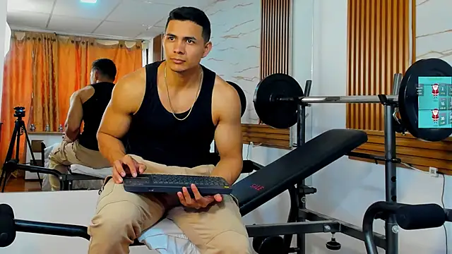 ChoreyTaiylor online show from December 2025 03:18:02 PM