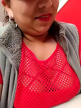 Snapshot of Alyona21 chatting on December 2024 08:37:02 PM Alyona21 online show from December 2024 08:37:02 PM