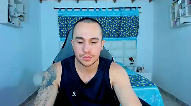 juan  jimenez online show from February 2025 04:06:01 AM