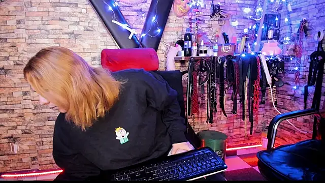 Liltildeman moon online show from March 2026 11:22:01 PM