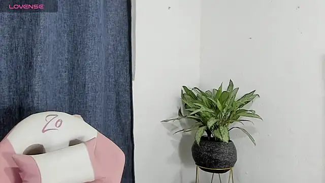 zoe69x online show from March 2025 05:35:02 AM