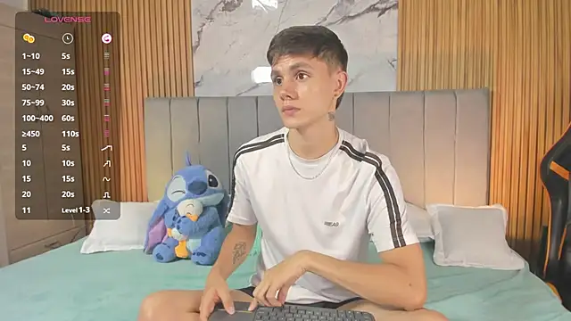 DustinLevine online show from April 2026 11:38:02 PM