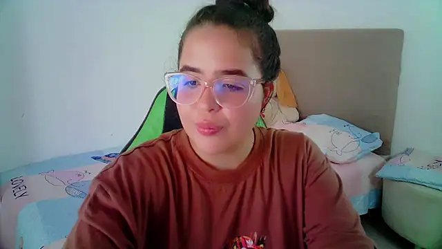 Snapshot of _alicia_z chatting on January 2025 05:45:02 PM alicia z online show from January 2025 05:45:02 PM