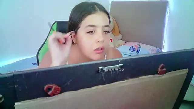 Snapshot of _alicia_z chatting on January 2025 05:51:02 PM alicia z online show from January 2025 05:51:02 PM