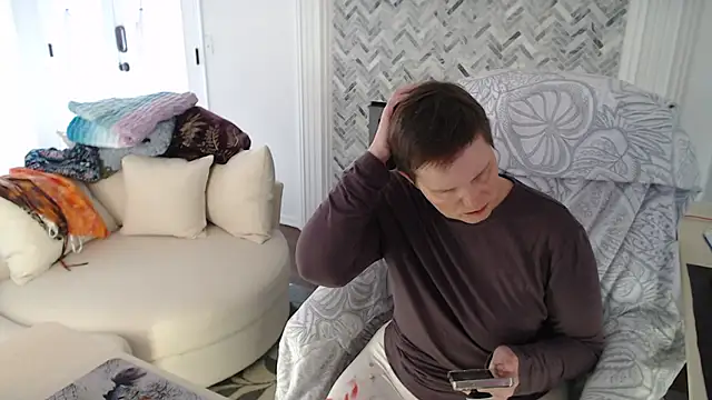 Snapshot of AuroraWillows chatting on January 2026 07:05:02 PM AuroraWillows online show from January 2026 07:05:02 PM