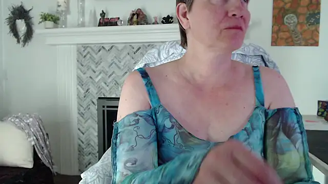 Snapshot of AuroraWillows chatting on January 2026 05:34:02 AM AuroraWillows online show from January 2026 05:34:02 AM