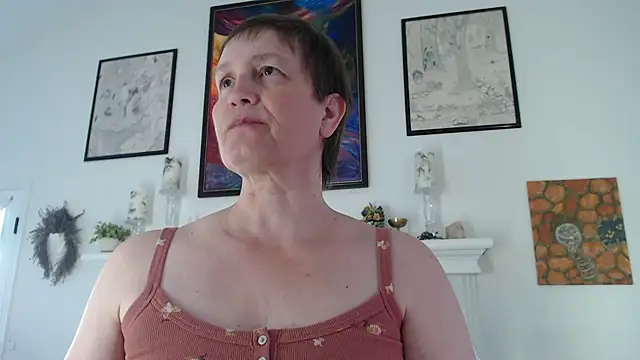 Snapshot of AuroraWillows chatting on January 2026 02:44:01 PM AuroraWillows online show from January 2026 02:44:01 PM