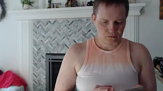 AuroraWillows online show from April 2026 04:16:01 PM