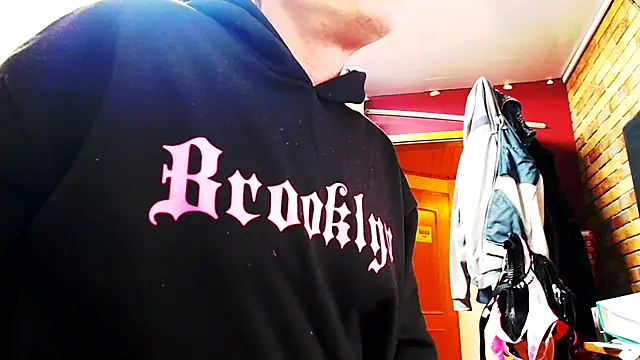 Snapshot of Fem-Boy40 chatting on April 2026 10:29:01 PM Fem-Boy40 online show from April 2026 10:29:01 PM