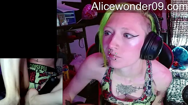 alicewonder09 online show from March 2026 04:12:02 PM