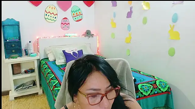 hottplay online show from April 2026 07:19:01 PM