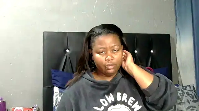 caramelbooty69 online show from July 2026 02:25:02 PM